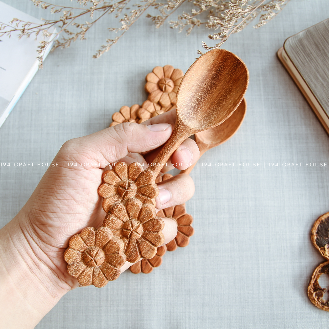 Hand Carved One Flower-Shape Handle Wooden Spoon