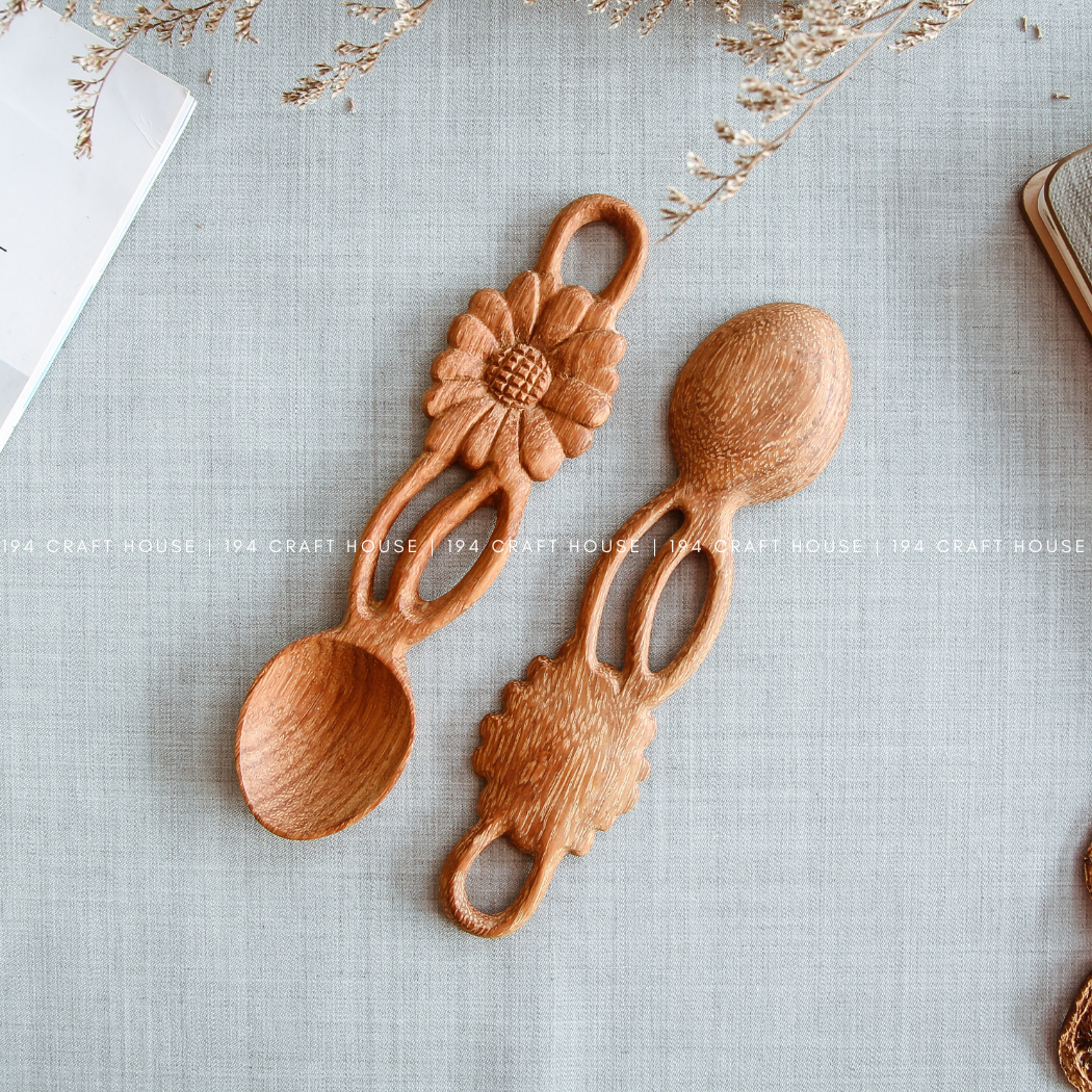 Hand Carved One Flower-Shape Handle Wooden Spoon