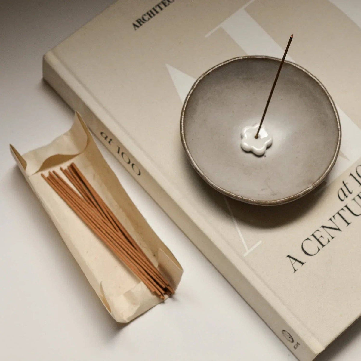 Palo Santo Incense Stick Set  – 30 Sticks with Ceramic Holder