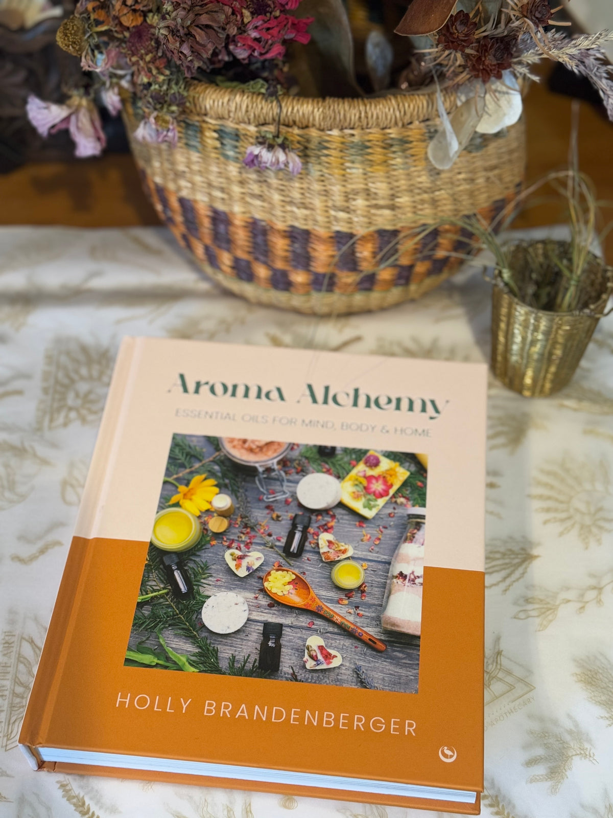 Aroma Alchemy: Essential Oils for Mind, Body and Home