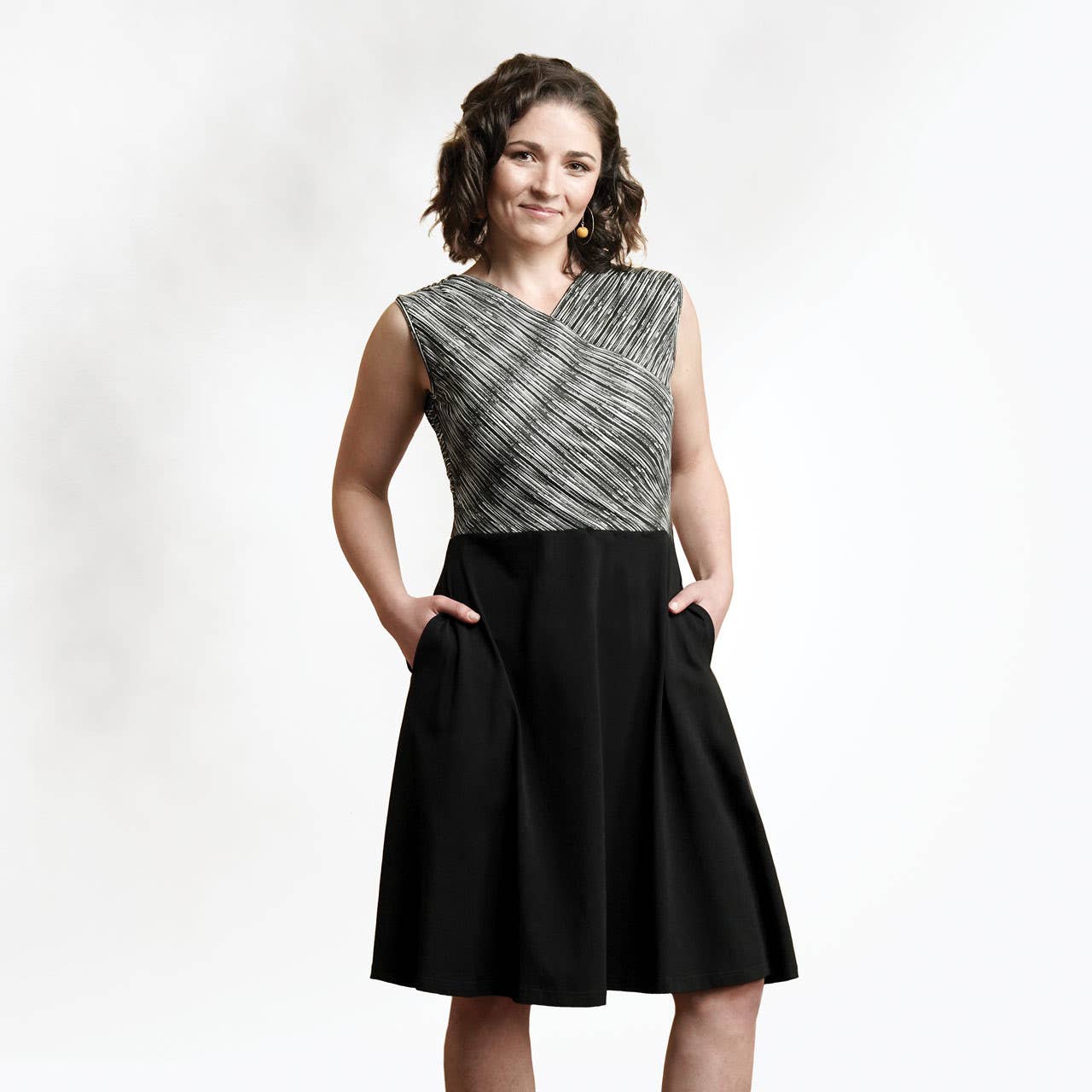 Maggie&#39;s Organics - Organic Cotton Sleeveless Crossover Dress: M / Black